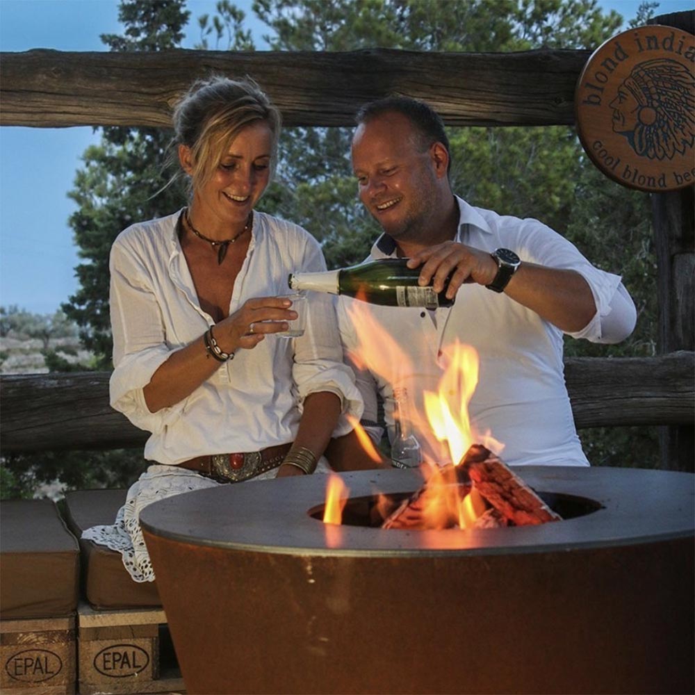 Arteflame ONE30 — 30" Flat-Top Charcoal Grill